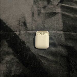 Apple AirPods 1st generation